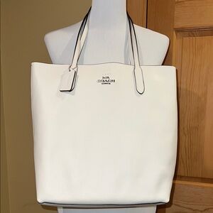 Coach White Pebbled Leather Tote Bag with Signature Hardware